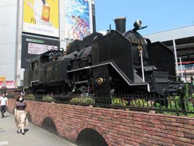 新橋駅前広場にある蒸気機関車