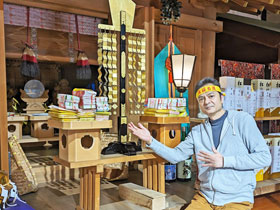 �Ւd�ɕ��ꂽ�R�̂悤�ȃo�����^�C���W�����{�󂭂�