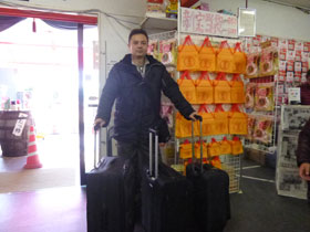 �X���ŔN���W�����{�󂭂��𔃂��ċL�O�B�e