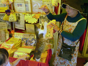 �������ꂳ�񂪔L�̂��肢�|�[�Y�����Ă���܂���